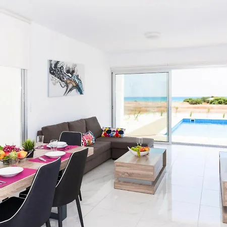Ayia Thekla Sleeps 6 With Pool And Air Con * 아이아 나파