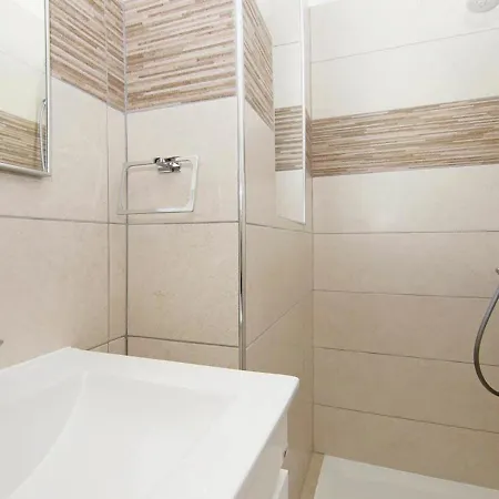 Ayia Thekla Sleeps 6 With Pool And Air Con