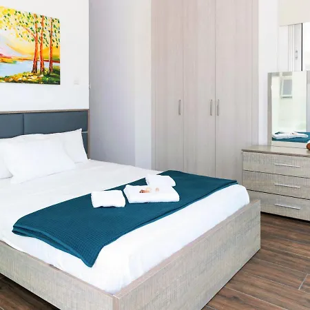 Vilă Ayia Thekla Sleeps 6 With Pool And Air Con *